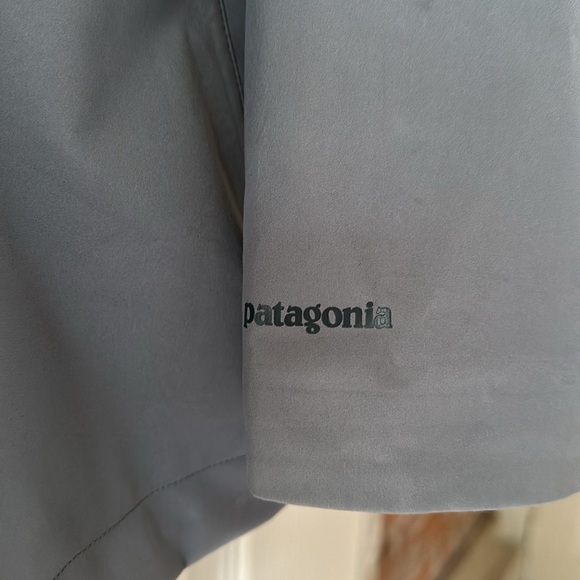 Patagonia Hooded Rain Jacket - Picture 3 of 7